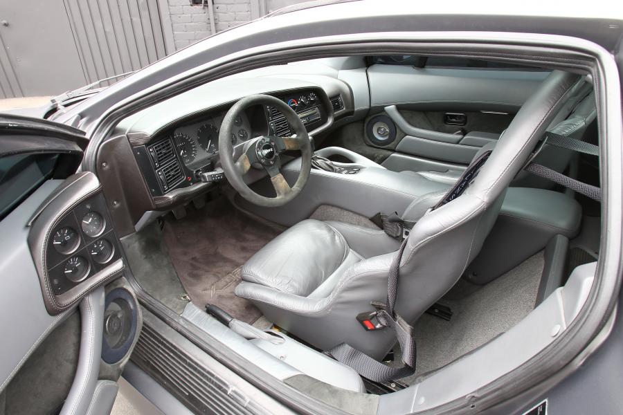 Интерьер Jaguar XJ220S 1994 года  (фото 10 из 19)